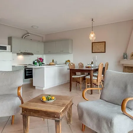 Apostolata Vila Skala (Kefalonia)